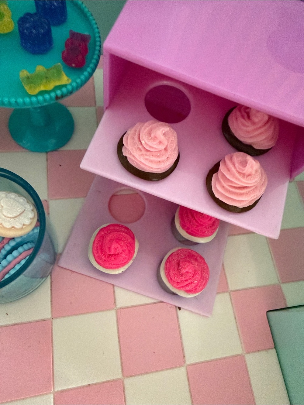 Glitter Girls Sweet Shop Playset - Pastel Pink & Mint Candy Store - Picture 7 of 9